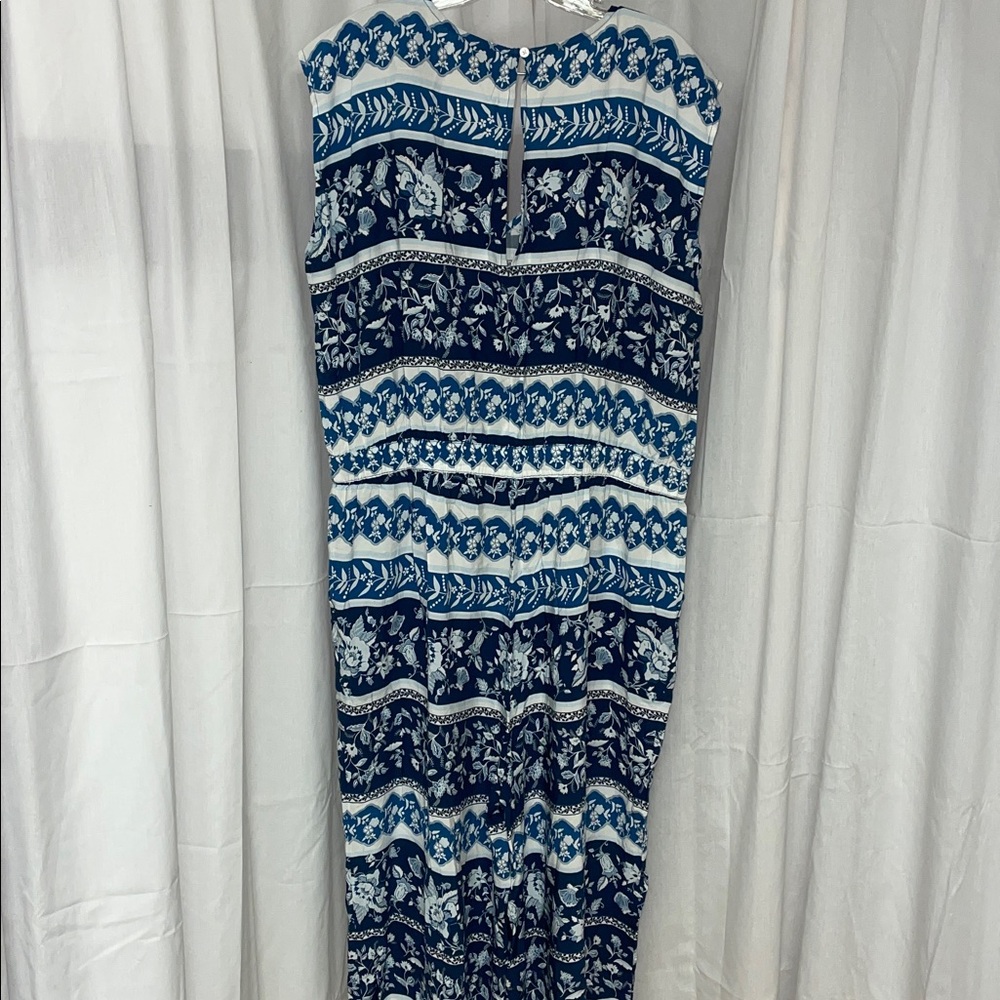LOFT Blue Floral Jumpsuit with Elastic waist and side pockets. Size Large - Picture 4 of 11